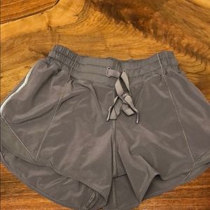 Lululemon shorts gray 4 tall